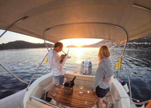 Prywatny rejs łodzią motorową dla par – romantyczna podróż po Morzu Czerwonym 7 Prywatny rejs łodzią motorową dla par – romantyczna podróż po Morzu Czerwonym