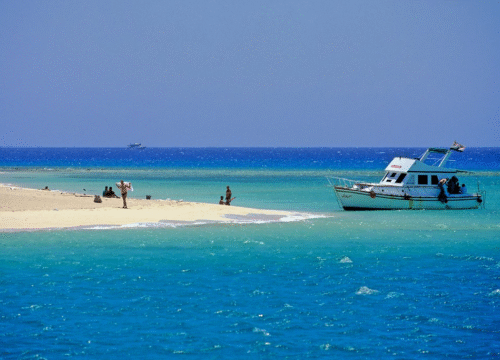 Wycieczka na wyspy Giftun i Mahmya z Hurghady – pełny przewodnik po raju Morza Czerwonego
