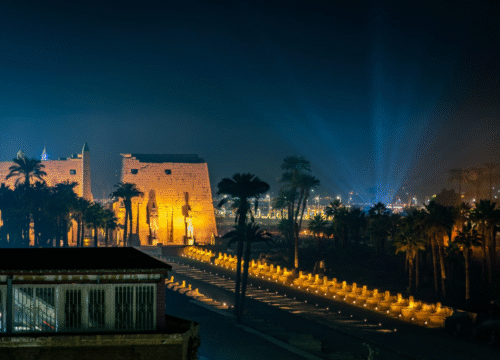 Nocne wycieczki i wieczorne atrakcje w Egipcie: magia po zachodzie słońca