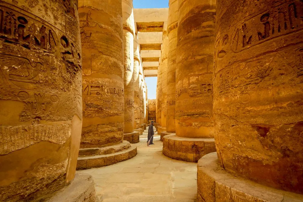 luxor columns 1024x6832 1
