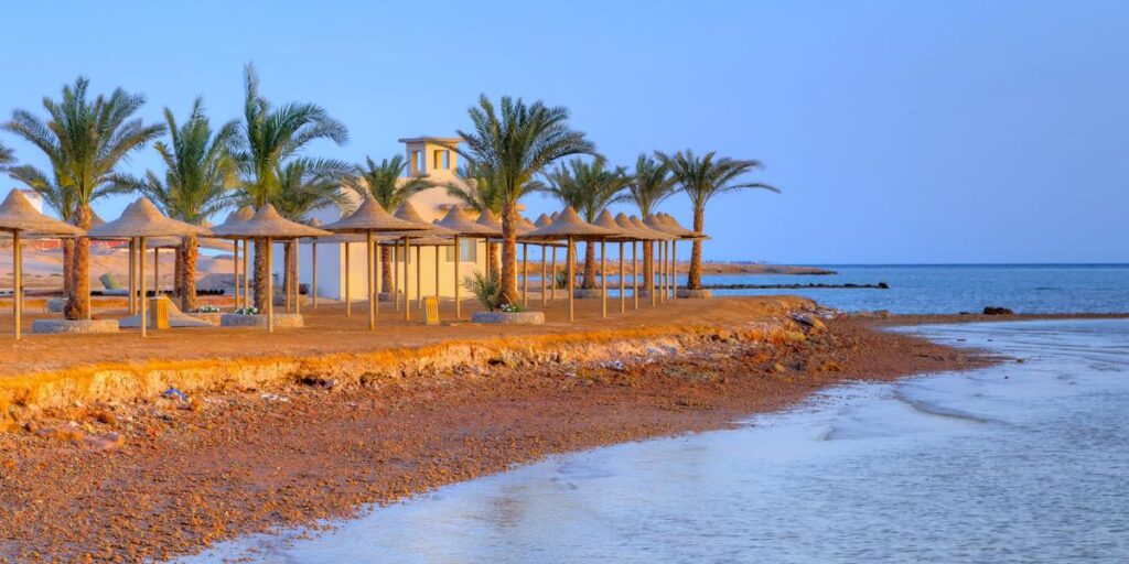 Dlaczego coraz więcej turystów wybiera aktywne zwiedzanie zamiast samego plażowania 2 1200x600 80 300 000000x10x0