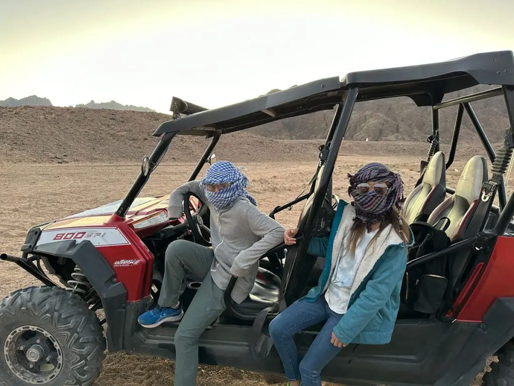 Wakacje w Egipcie z dziećmi – praktyczny przewodnik 7 Anna Massion Egypt Family Kids Sharm Desert Tour 1024x768 2