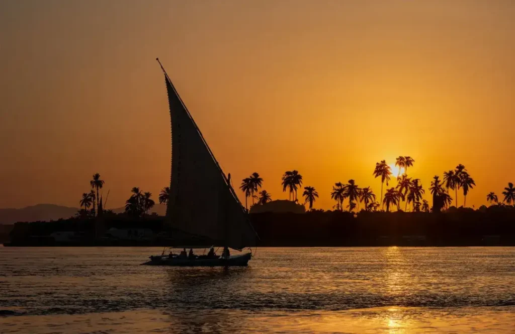 Najpiękniejsze zachody słońca w Egipcie – miejsca, które warto zobaczyć 8 giza cairo west sunset on the nile 1280x1024px S360 desktop